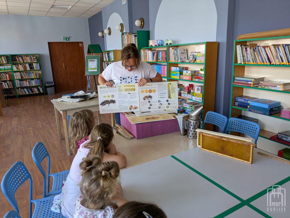 Biblioteka Gorlice, Lato z Biblioteką Pszczelarka opowiada o życiu pszczół